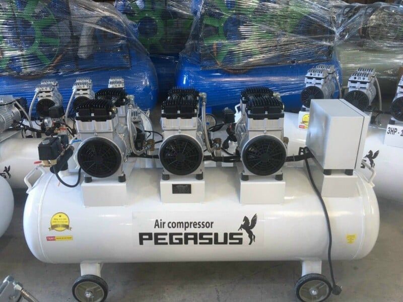 Máy nén khí Pegasus TM-OF-1100*3-180L