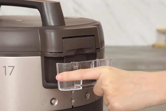 Nồi cơm điện Cuckoo CR-1755/KBBKCRVN 3.06L