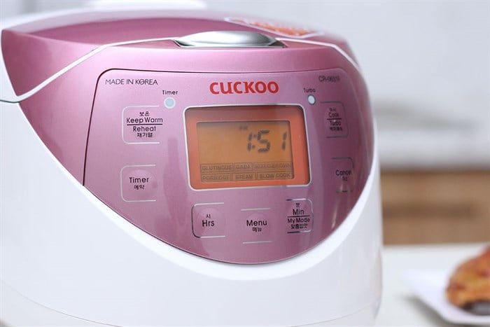 Nồi cơm điện tử Cuckoo CR-0631F 1.0L