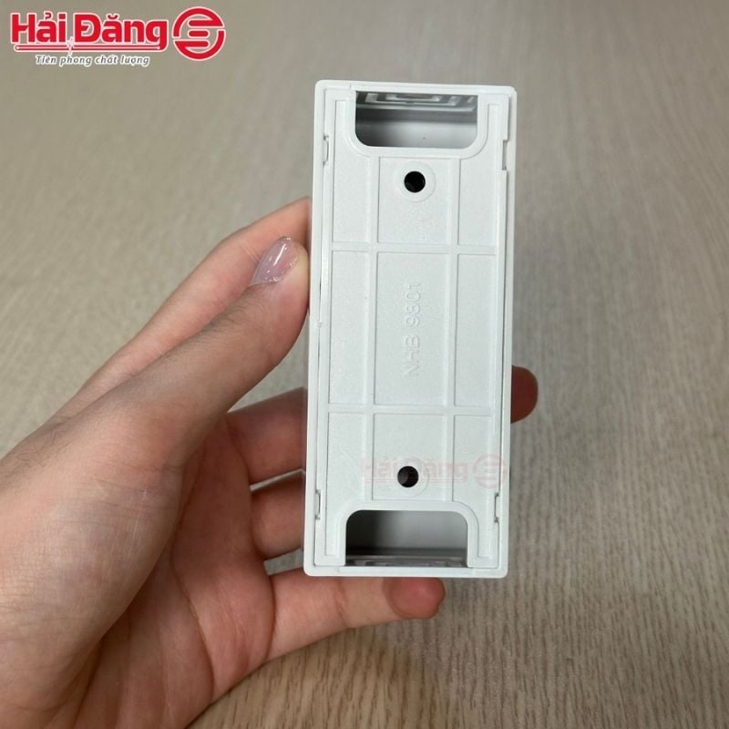 Hộp nổi nhựa dùng cho HB (át cóc, át đen) Nanoco NHB9801