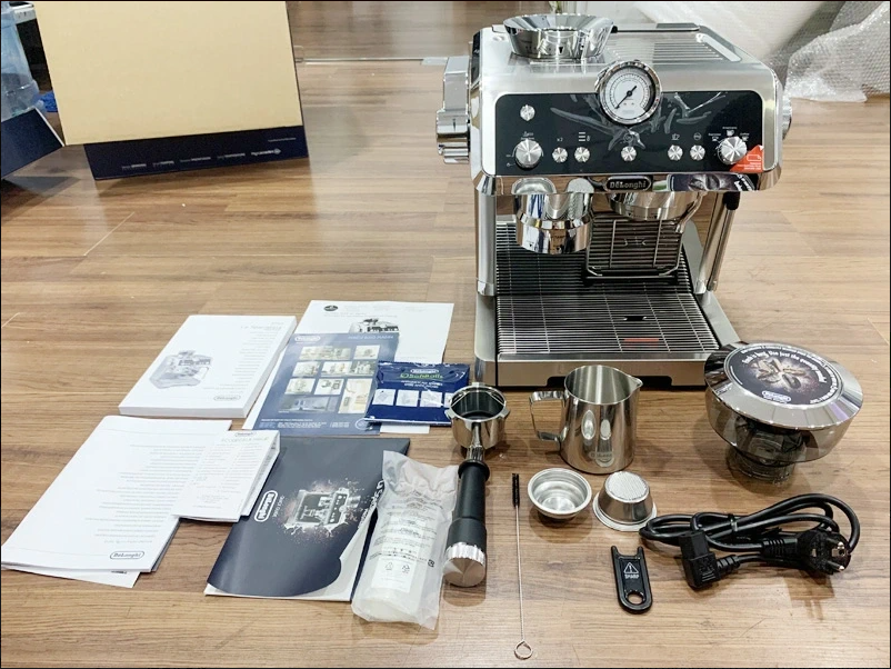 Máy pha cafe Delonghi EC9155.MB