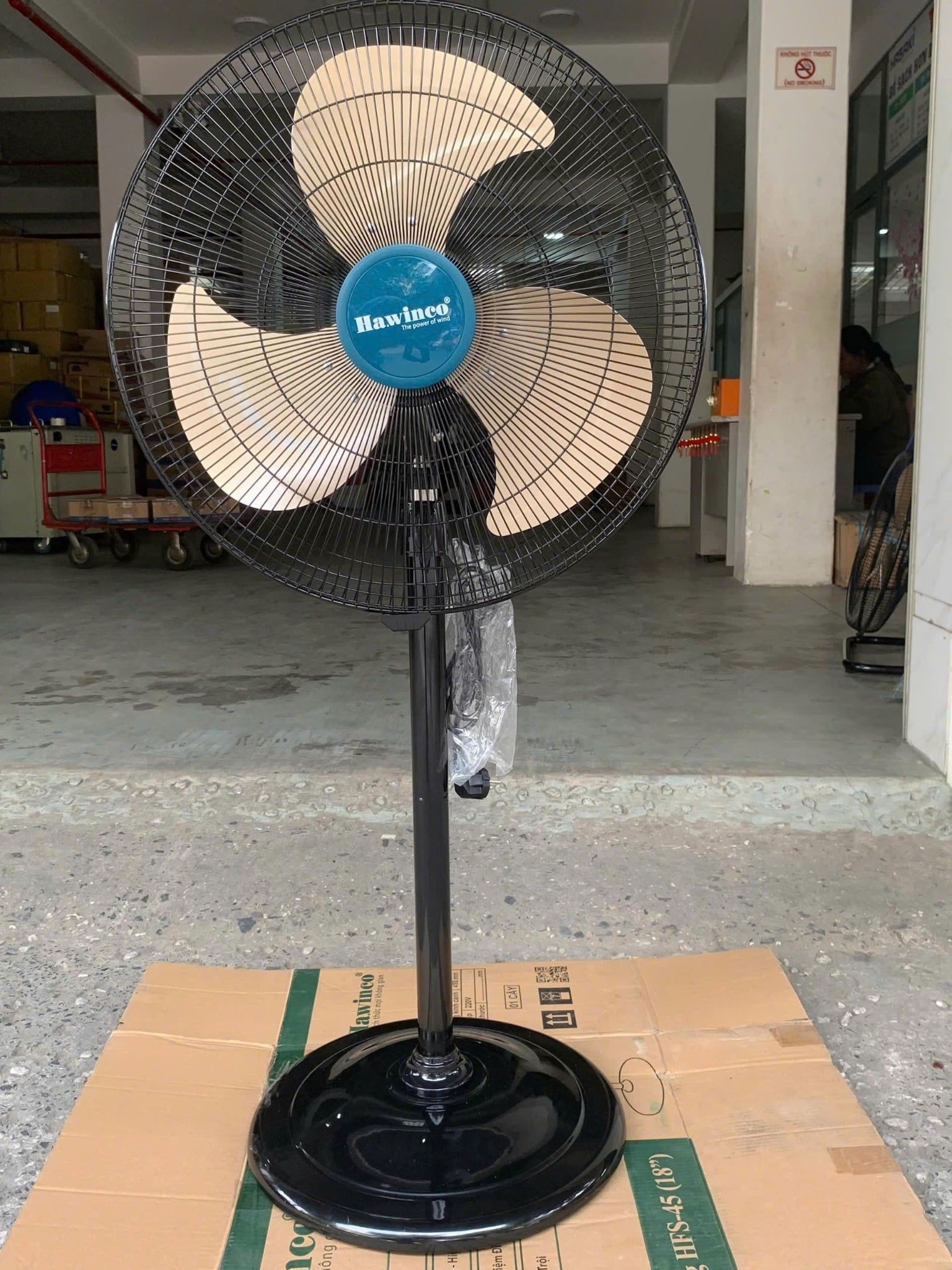 Quạt đứng công nghiệp Hawin20 HS20-50SM - 145w