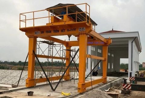  Cổng trục dầm đôi 