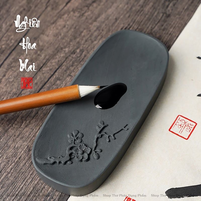 Nghiên đá khắc hình hoa mai chất liệu đá tự nhiên la văn