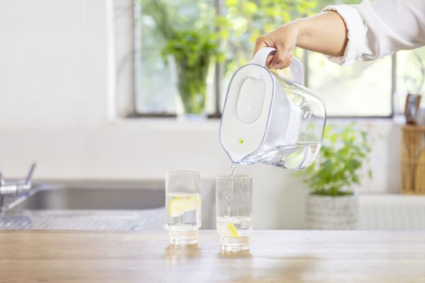 Bình lọc nước BRITA Style Essential XL White 3.6L (có sẵn 1 lõi lọc Maxtra Pro 150L)