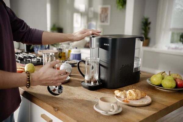 Bình lọc nước nóng lạnh BRITA YOURCE Cool Black 5.3L (có sẵn 1 lõi lọc Maxtra Pro 150L)