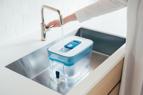 Combo Bình lọc nước BRITA Flow 8.2L + Hộp 3 lõi lọc Maxtra Pro (450L)