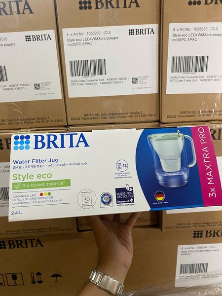 Bình lọc nước BRITA Style Eco Sea Green 2.4L (có sẵn 3 lõi Maxtra Pro 150L)