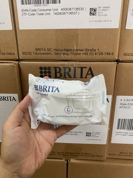 Bình lọc nước BRITA Style Essential White 2.4L (có sẵn 1 lõi lọc Maxtra Pro 150L)