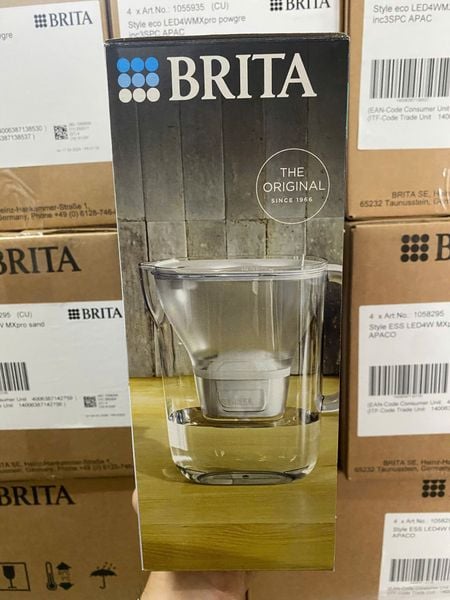 Bình lọc nước BRITA Style Essential White 2.4L (có sẵn 1 lõi lọc Maxtra Pro 150L)