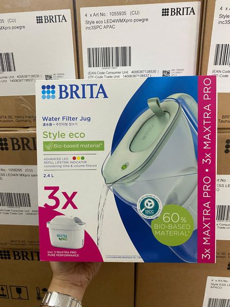 Bình lọc nước BRITA Style Eco Sea Green 2.4L (có sẵn 3 lõi Maxtra Pro 150L)