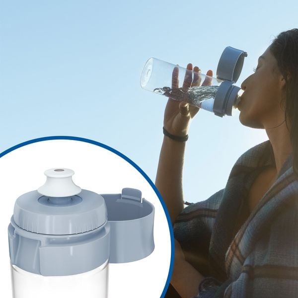 Bình lọc nước BRITA Vital Light Blue 600ml (có sẵn 2 đĩa lọc Micro Disc)