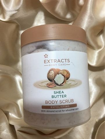 [ VỎ NỨT] Tẩy da chết toàn thân Superdrug Extracts Shea Butter Body Scrub 465ml (Bill Anh)