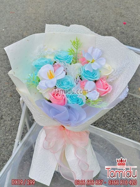 Bó Hoa Hồng Sáp Mix màu gói giấy xé style hàn