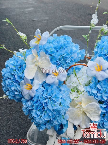 Giỏ hoa cẩm tú cầu lụa xanh