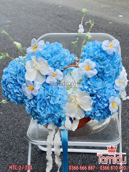 Giỏ hoa cẩm tú cầu lụa xanh