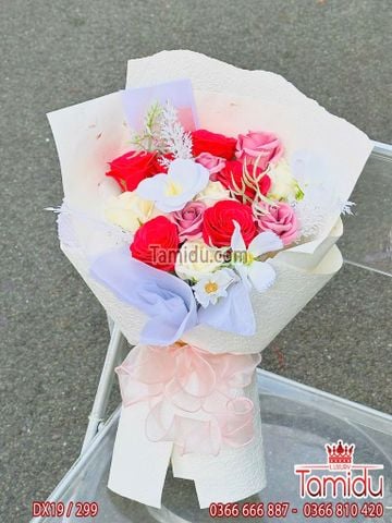 Bó Hoa Hồng Sáp Mix màu gói giấy xé style hàn