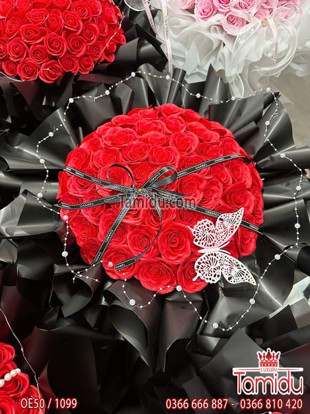 Bó Hoa Hồng Sáp Ecuador Tròn 50 Bông Gói Kiểu Công Chúa