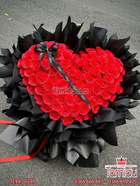 Red Rose Heart - 99 bông hồng đỏ Ecuador cao cấp