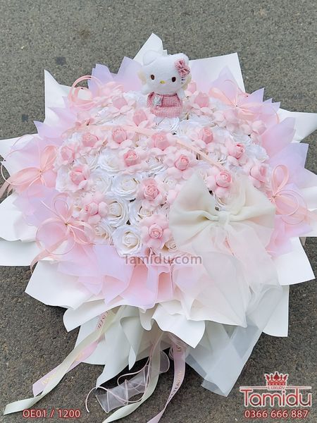 Bó Hoa Sáp Hồng Pastel Kèm Gấu Kitty – Món Quà Ngọt Ngào Dành Tặng Người Thương