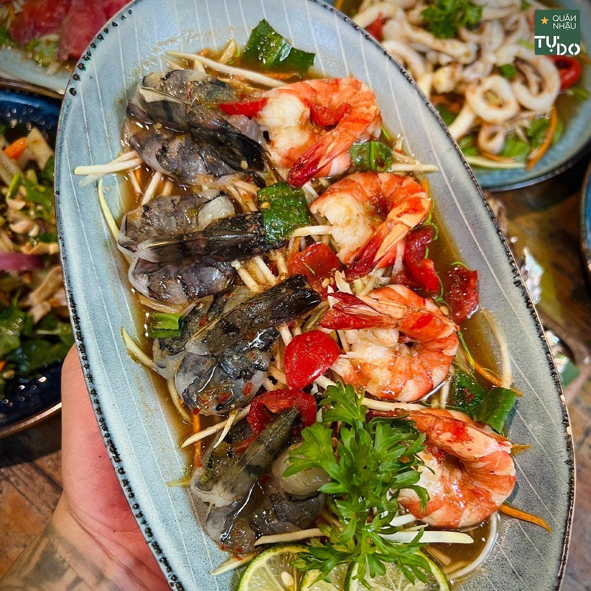 Cá Vàng - 11 - 13 Đường Số 19