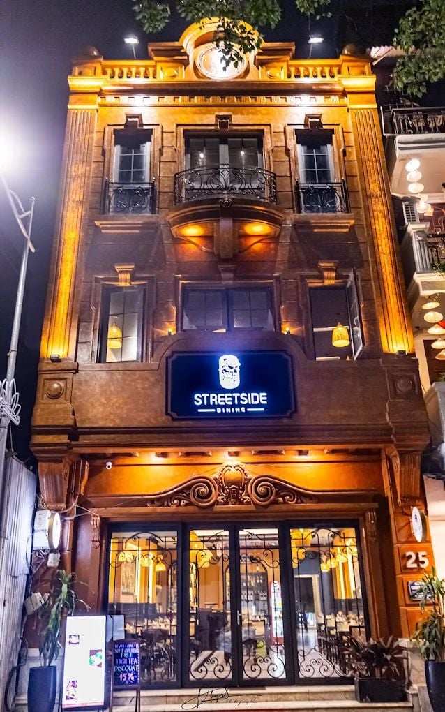 Streetside Dining - 25 Hàng Gà