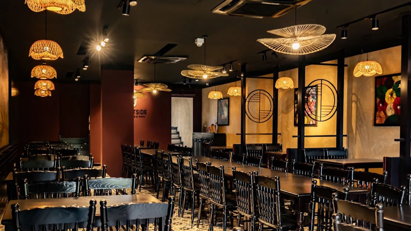 Streetside Dining - 25 Hàng Gà