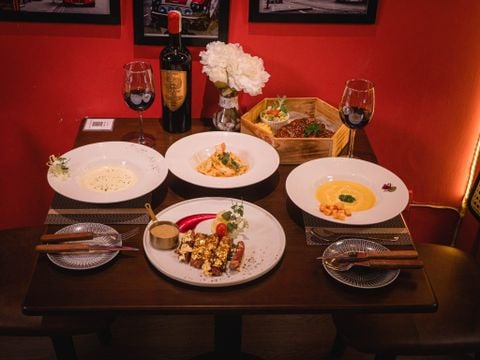 AAM Bistro - Hàng Bún