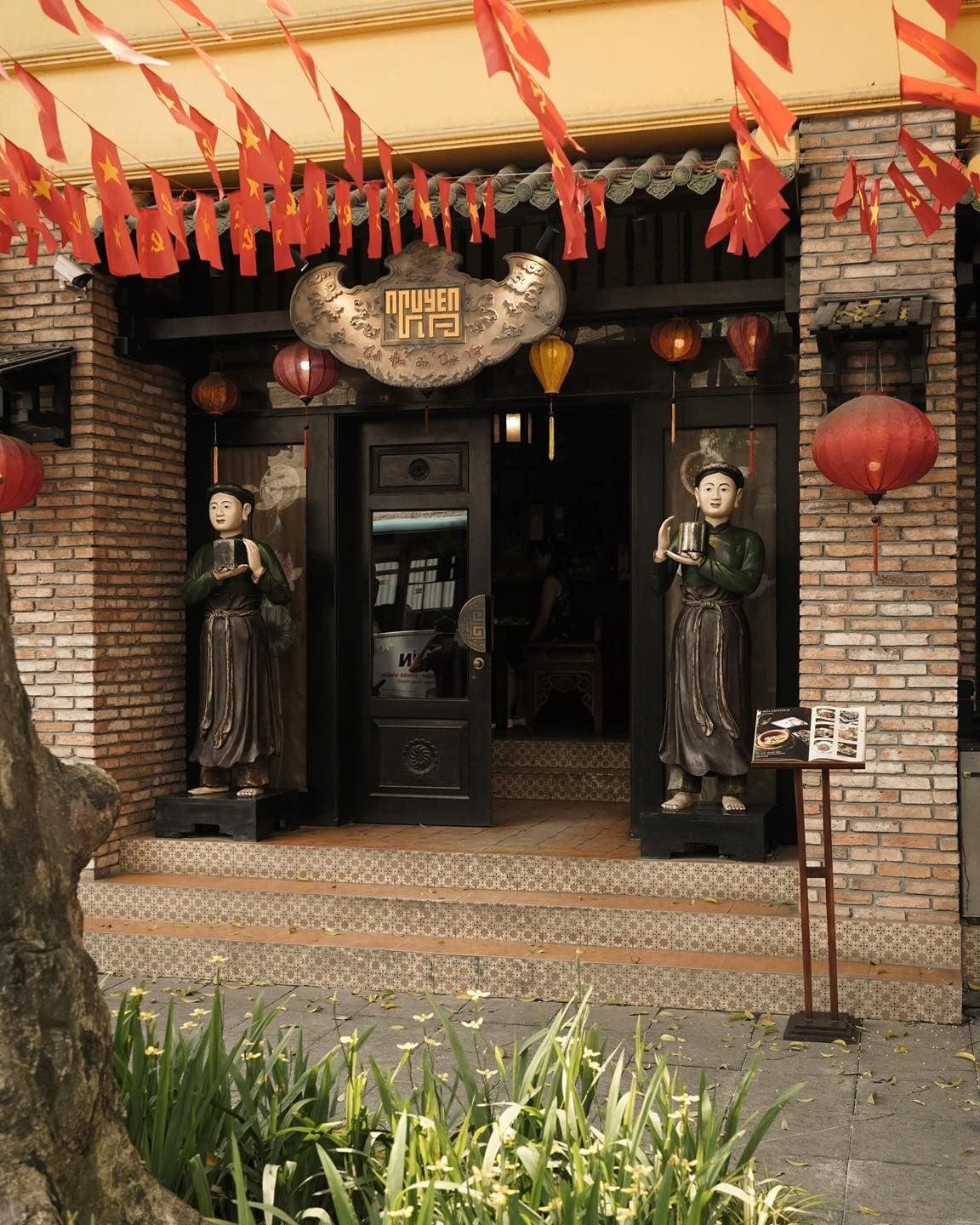 Nguyễn Gia - 64B Quán Sứ