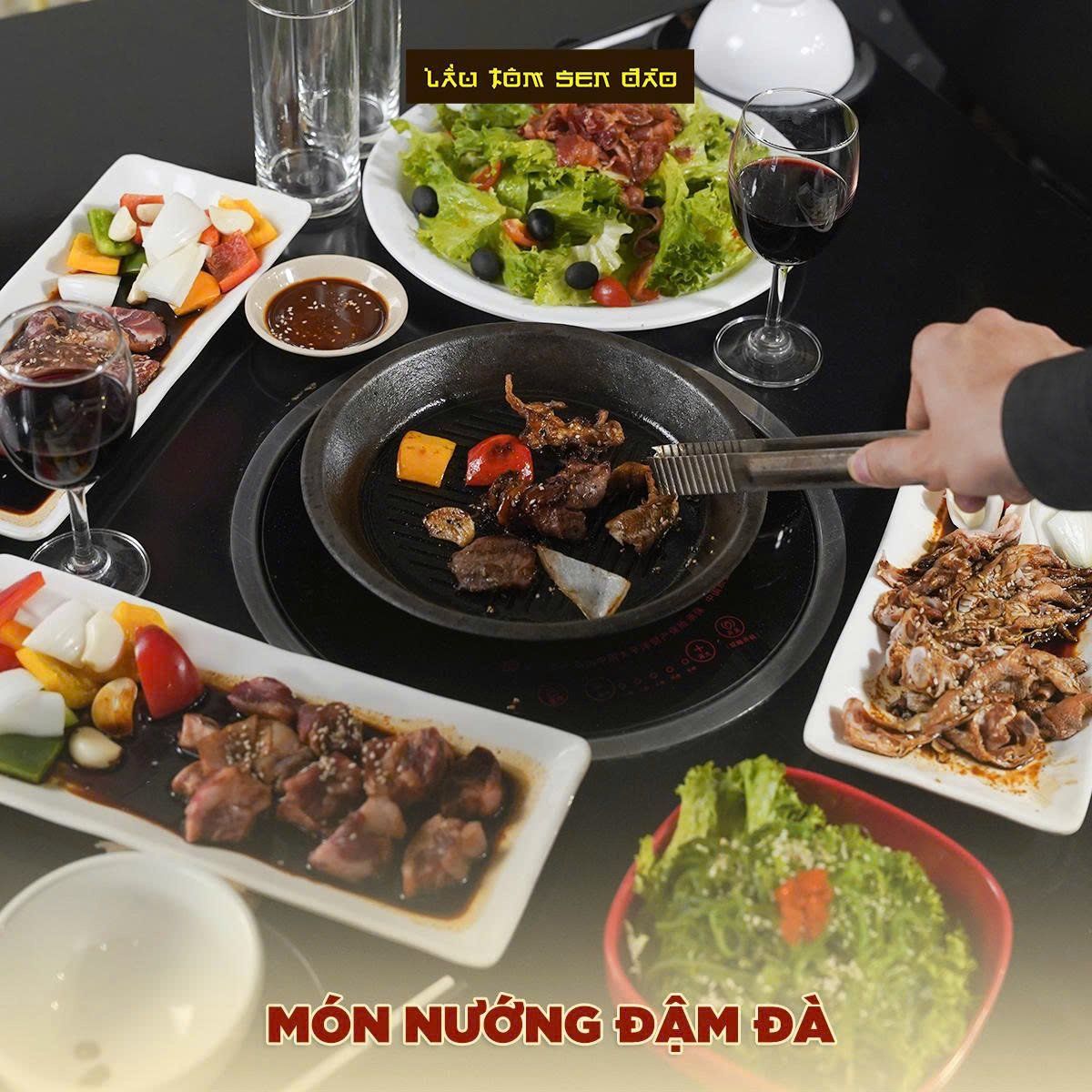 Lẩu Tôm Sen Đào - 92 Cửa Bắc