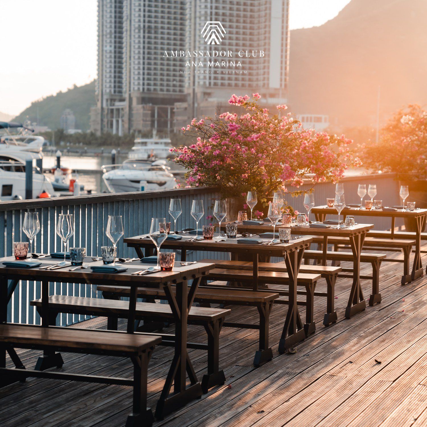 All Seasons - Du thuyền Ana Marina