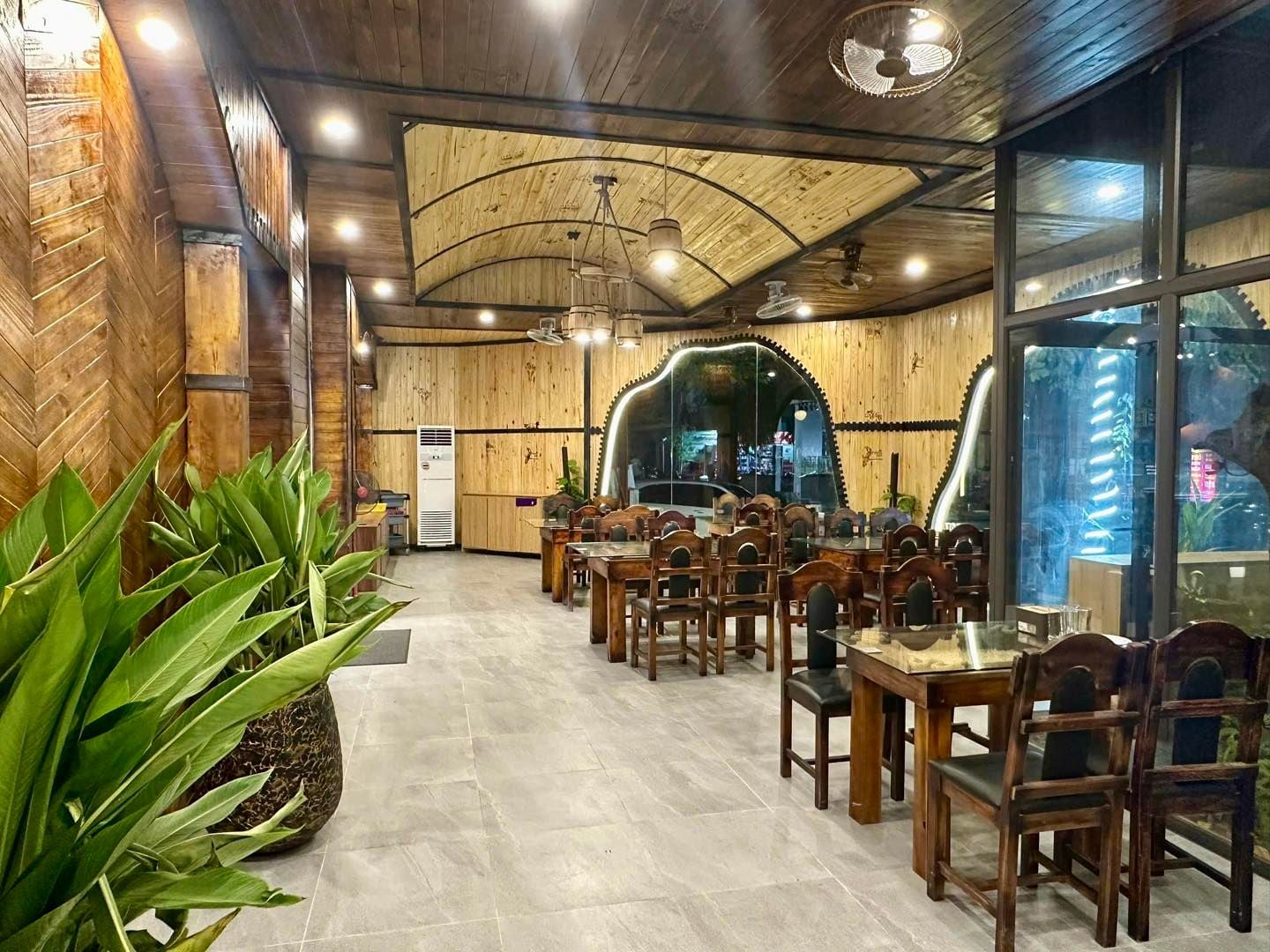 Hải Sản Xóm Vắng - BT1 - 22 Nguyễn Xuân Khoát