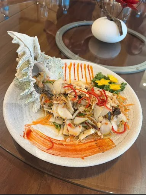 Hạc Cầm - 561 Trần Hưng Đạo