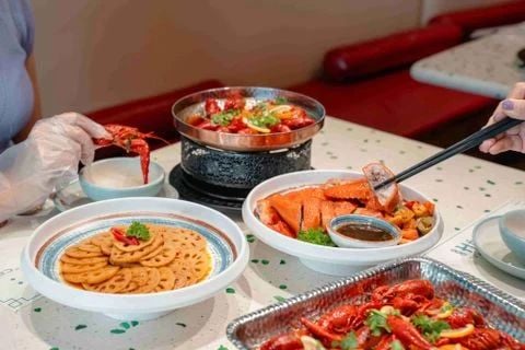 HẢOLA - Món Hoa cho người Việt - 49 Quang Trung