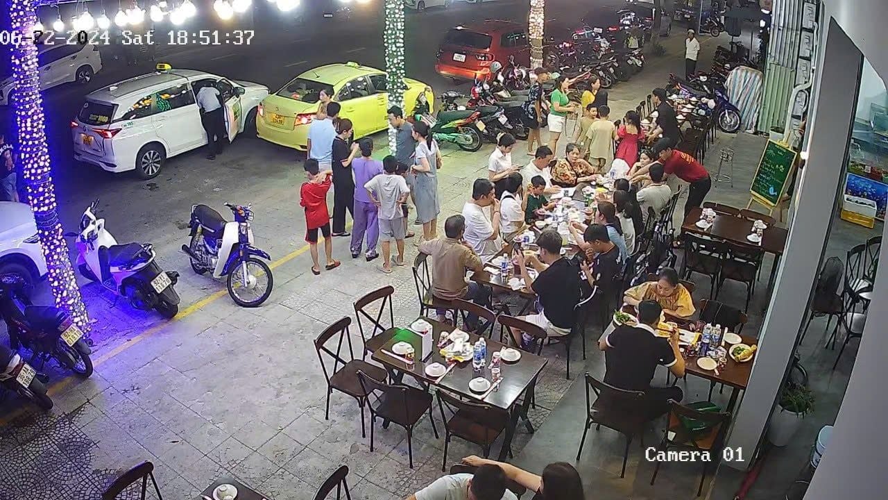 Hải Sản Hoài Hương - 365 - 367 Trần Hưng Đạo