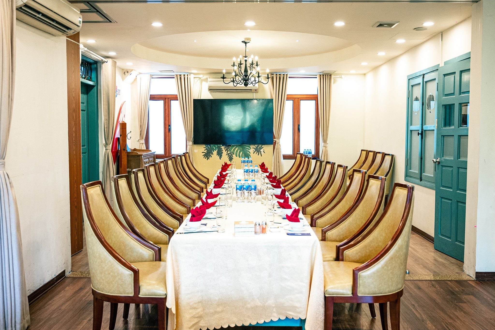 Thế Giới Hải Sản - 18 Trần Kim Xuyến