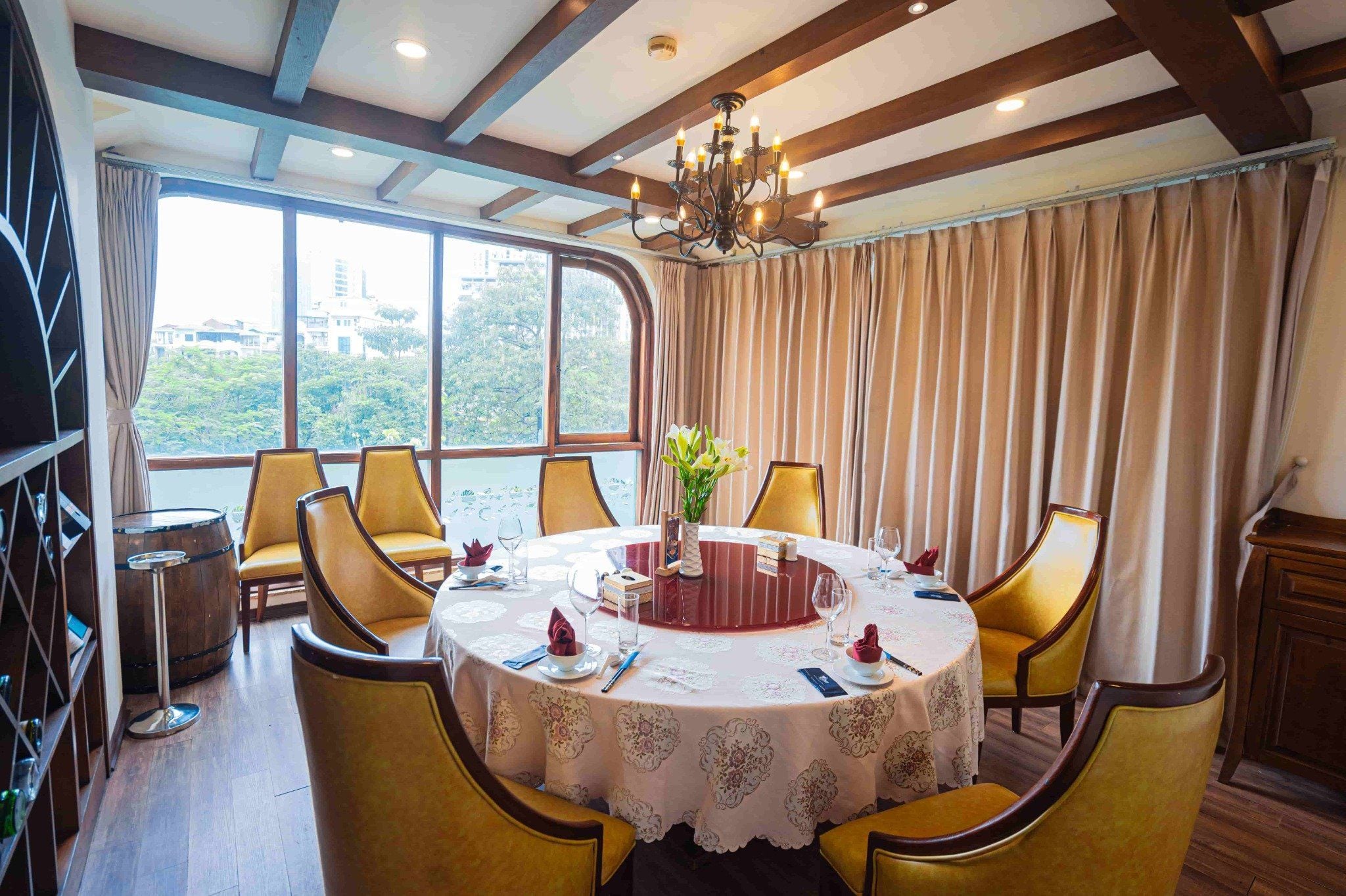 Thế Giới Hải Sản - 18 Trần Kim Xuyến