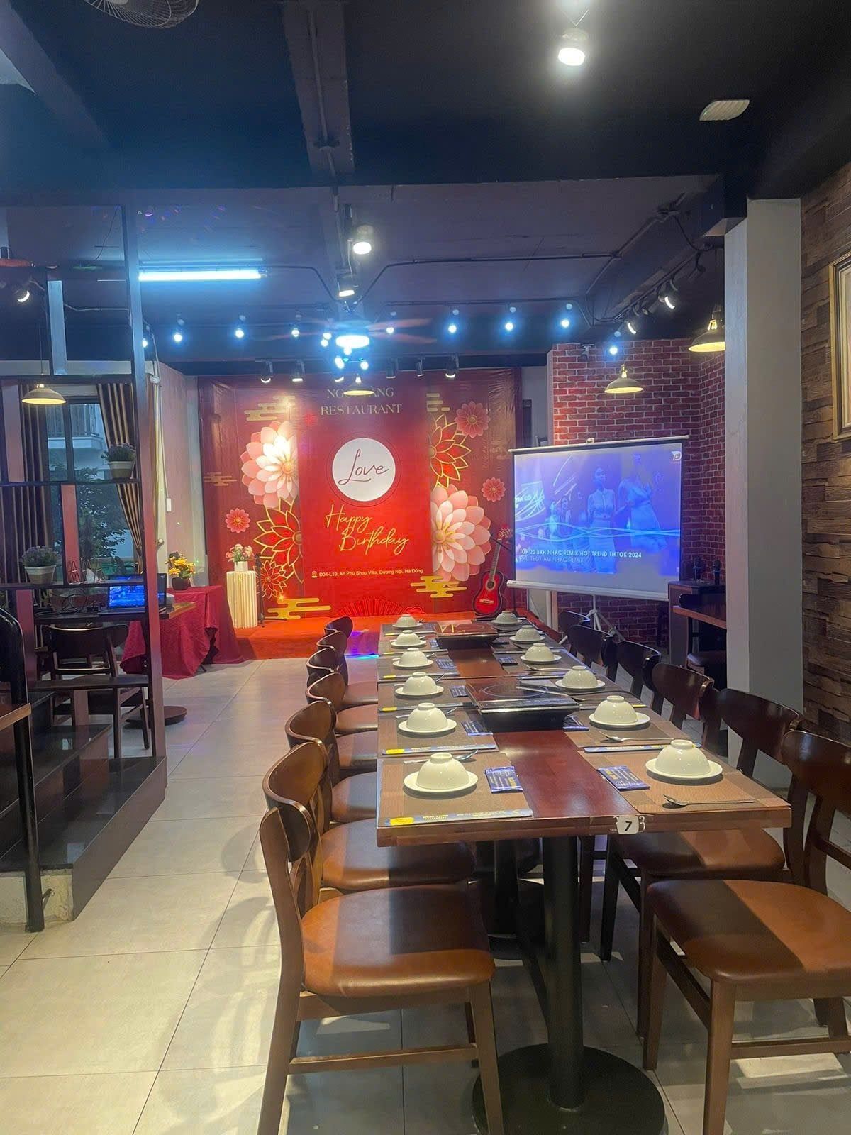 Ngói Vàng Steak - KĐT Dương Nội