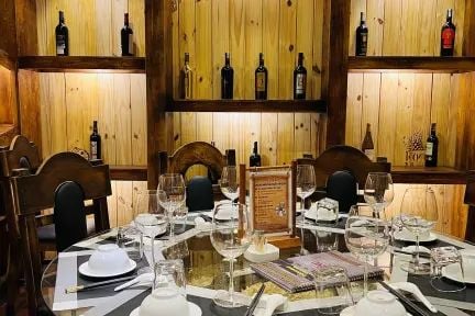 Ẩm Thực Đệ Nhất Hương Việt - 202B Hoàng Văn Thụ