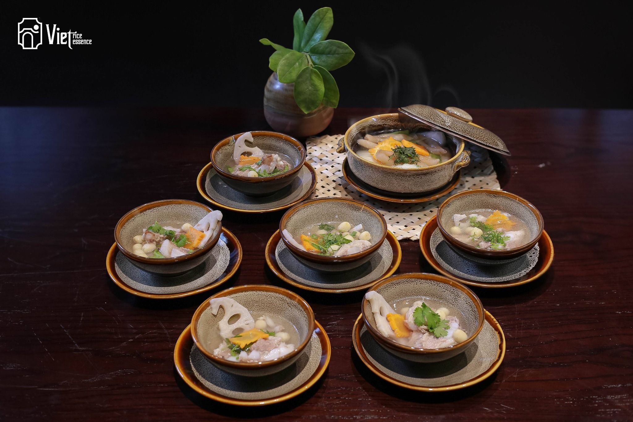 Viet Rice Essence - 93 Phùng Hưng