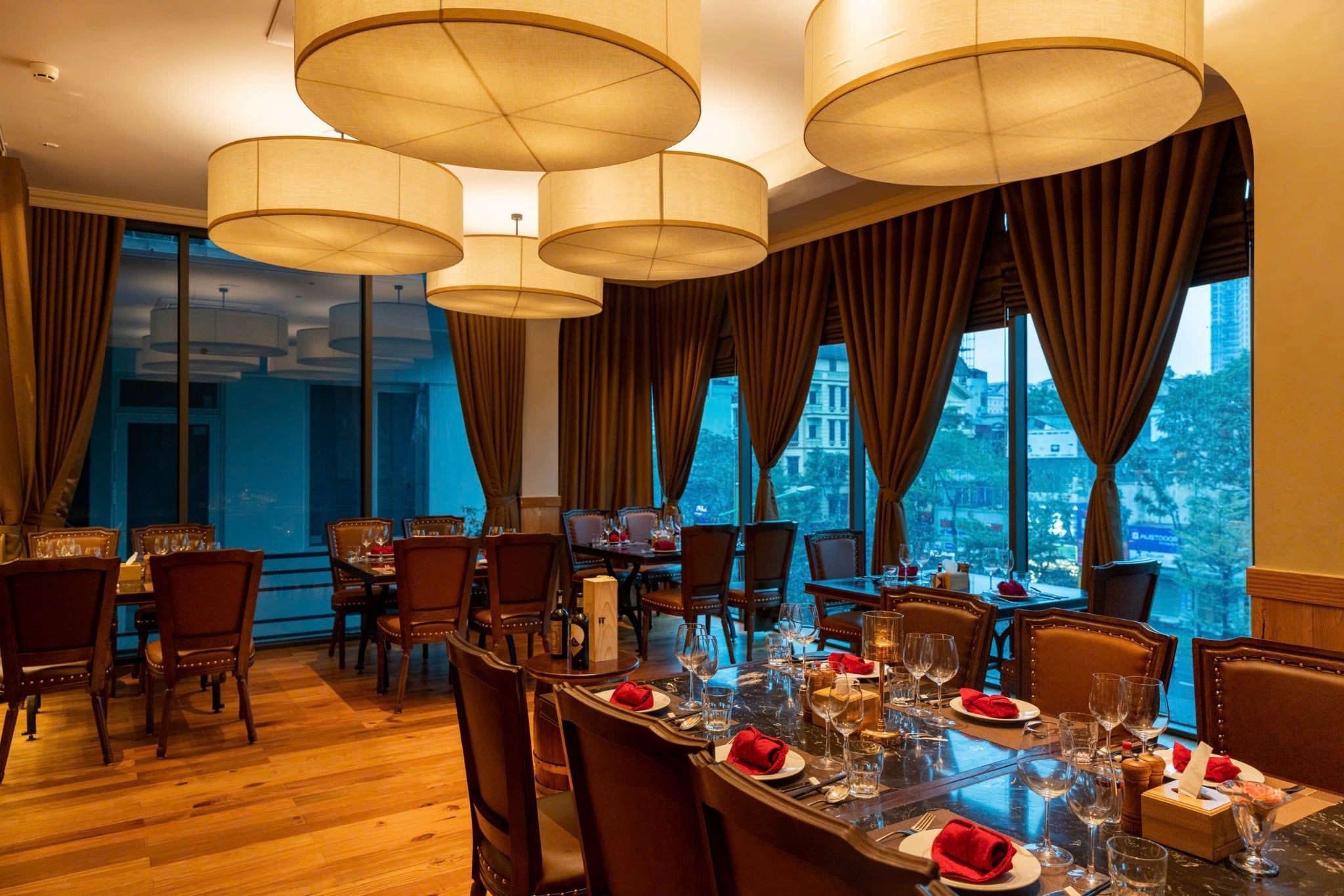 Ben Gourmet Restaurant & Café - 98 Hoàng Quốc Việt
