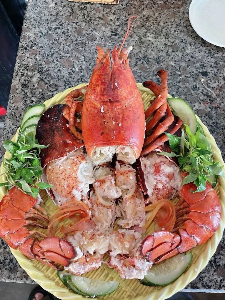 Hải Sản Hoài Hương - Lô D2 Nguyễn Trung Tín
