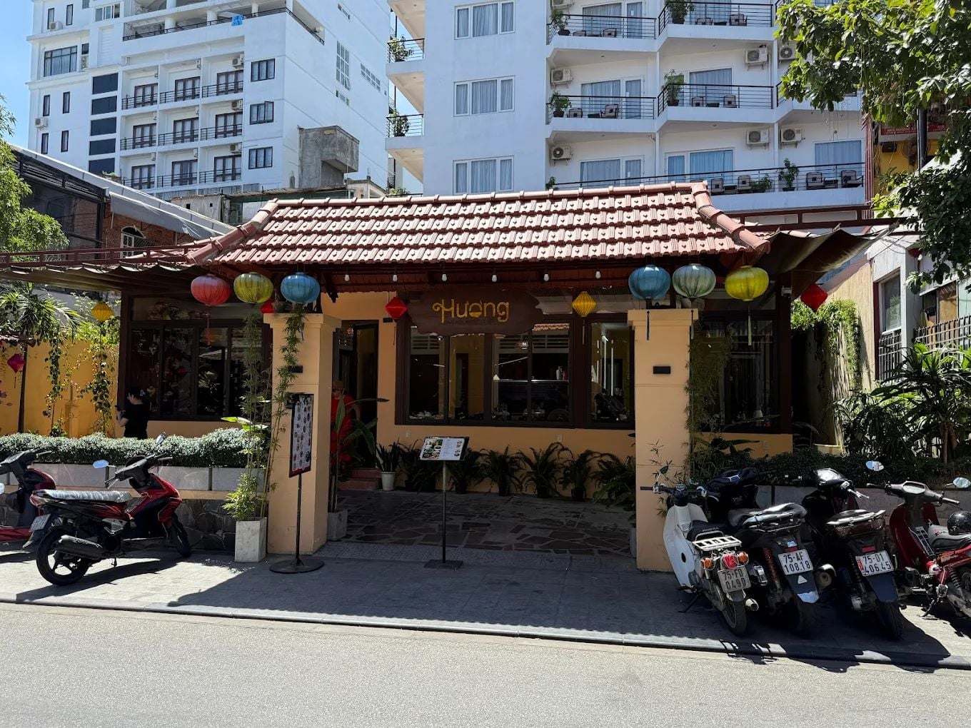 Nhà Hàng Hương - 31 Võ Thị Sáu