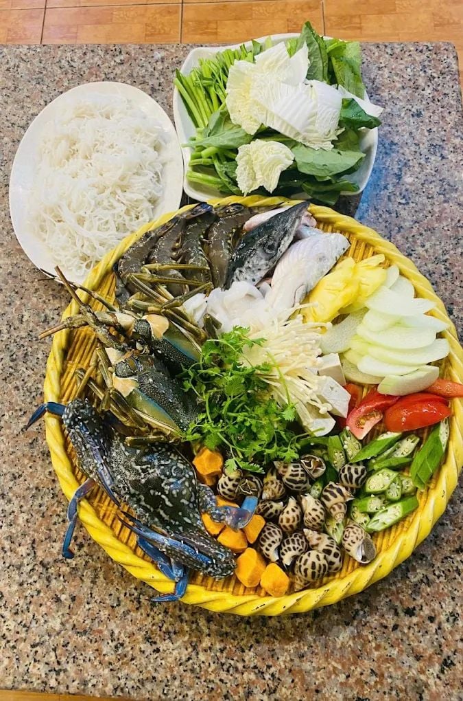 Hải Sản Hoài Hương - 365 - 367 Trần Hưng Đạo