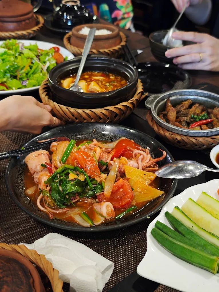 Bếp Xưa - 27 Nguyễn Chí Thanh