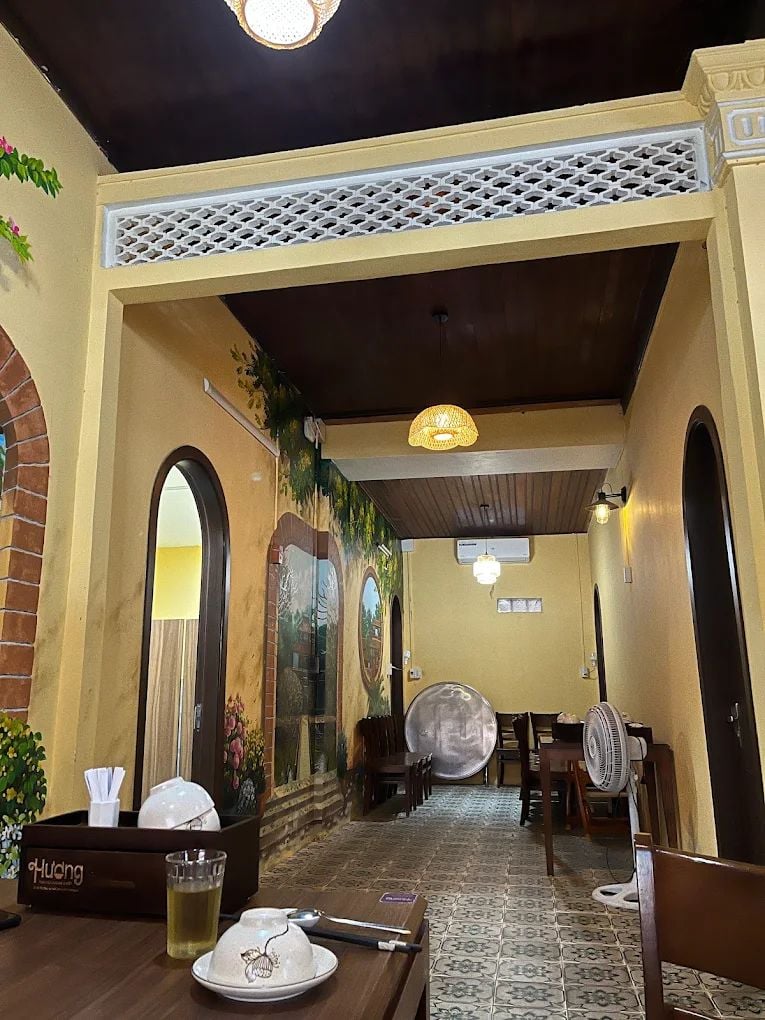 Nhà Hàng Hương - 31 Võ Thị Sáu