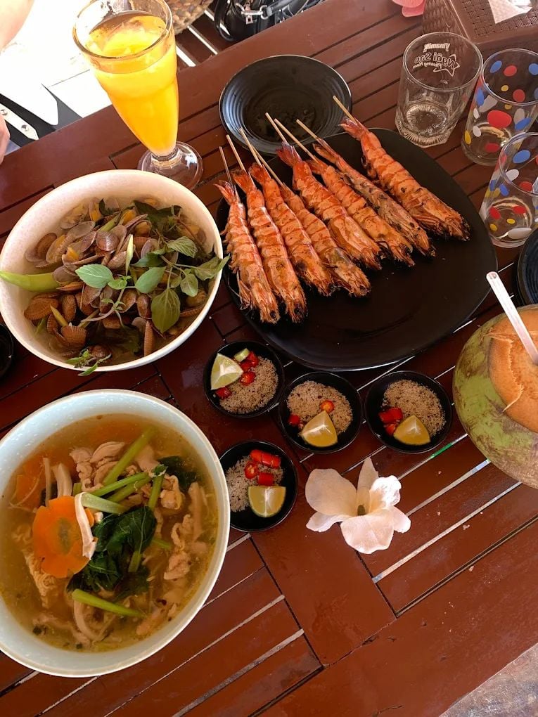 Biển Ngọc - Lăng Cô