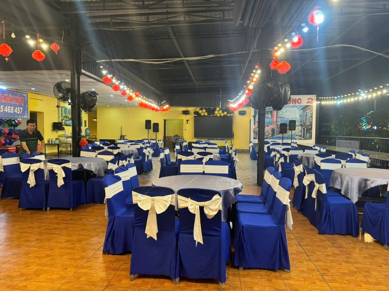 Hải Sản Hoài Hương - Lô D2 Nguyễn Trung Tín