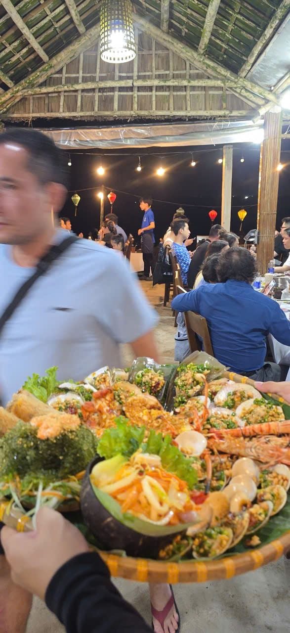 Tuyết Seafood - Lô 3 Biển An Bàng