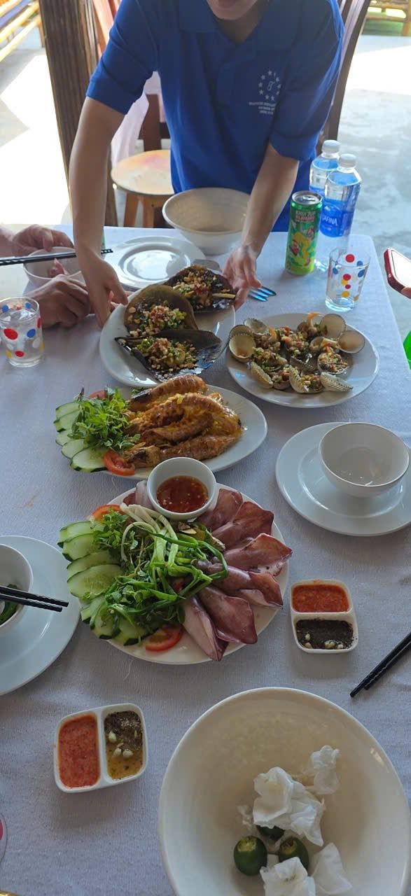 Tuyết Seafood - Lô 3 Biển An Bàng